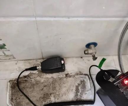 成华屋顶漏水维修公司分享下卫生间漏水的危害及解决方法